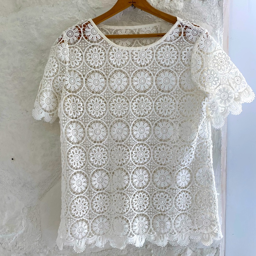 White floral lace short sleeve top